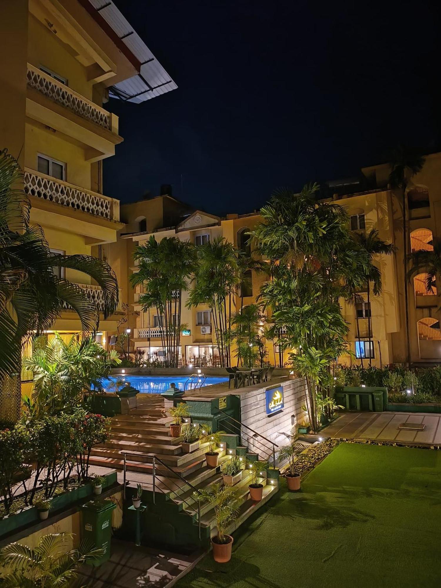 Golden Landmark Green Valley Beach Resort Dona Paula Kültér fotó